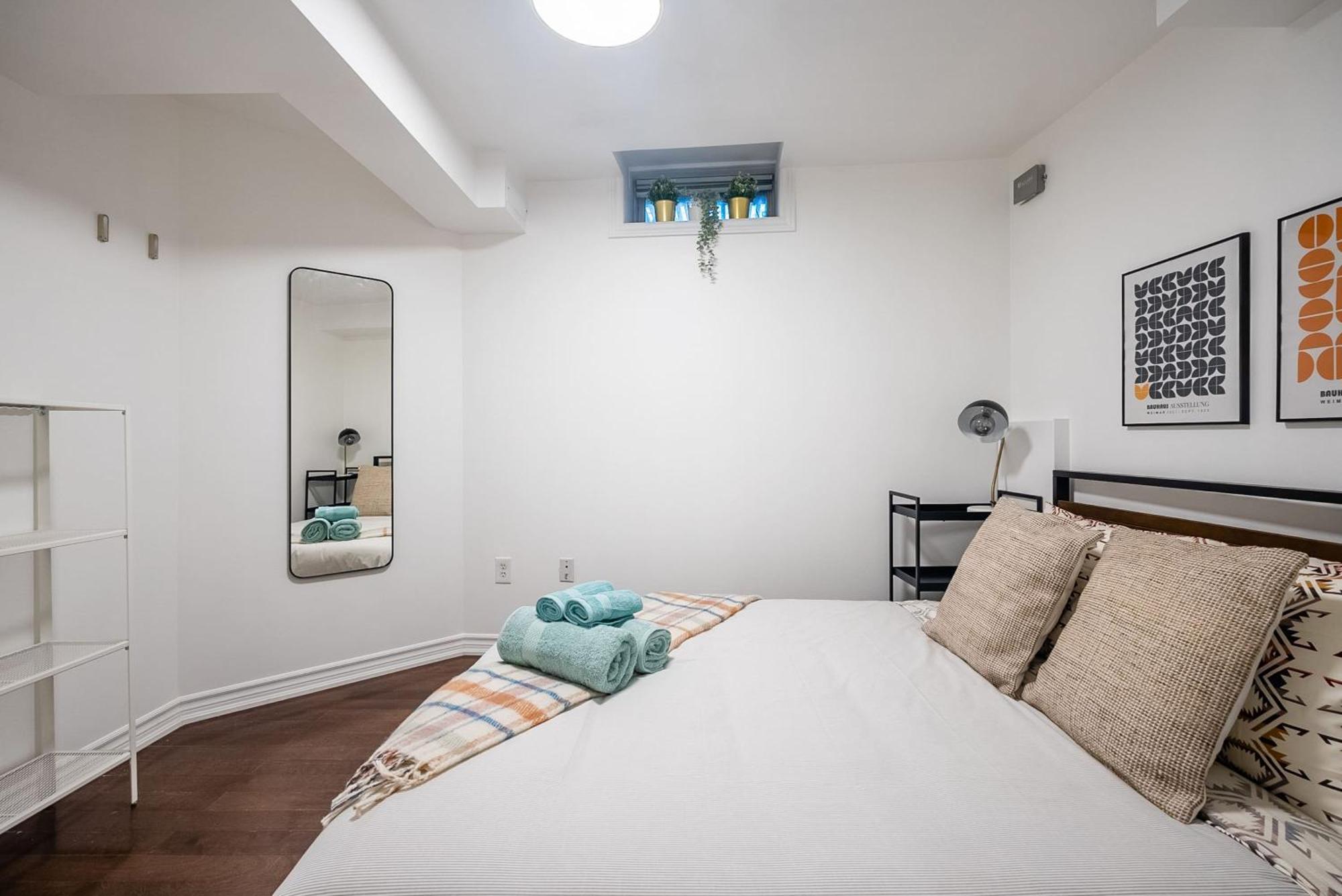 Basement Suite With Private Patio In Davenport โตรอนโต ภายนอก รูปภาพ