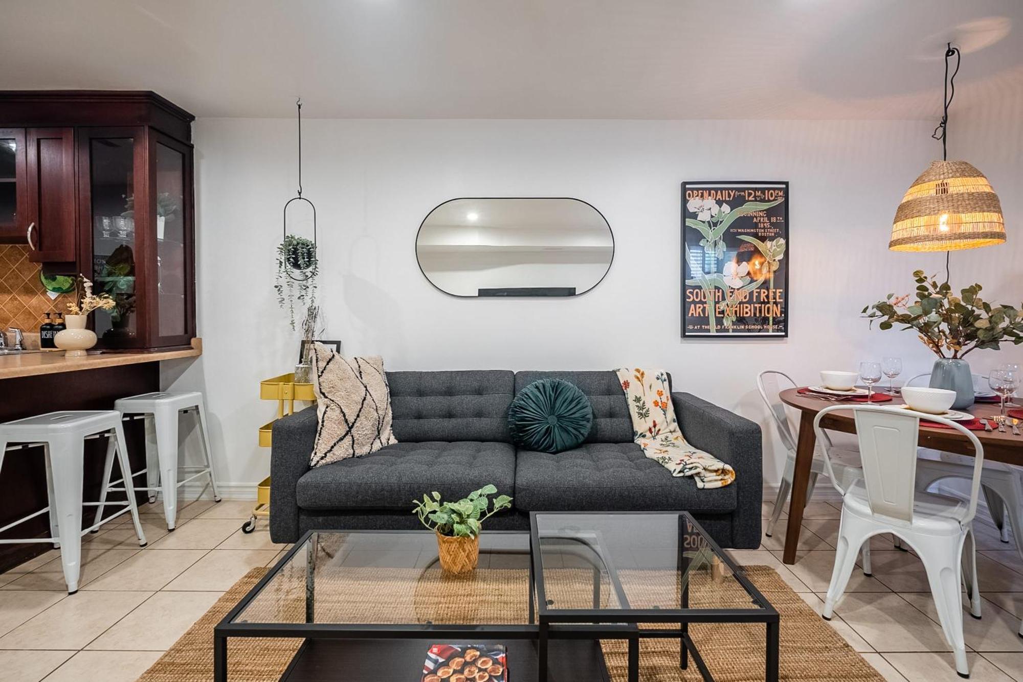 Basement Suite With Private Patio In Davenport โตรอนโต ภายนอก รูปภาพ